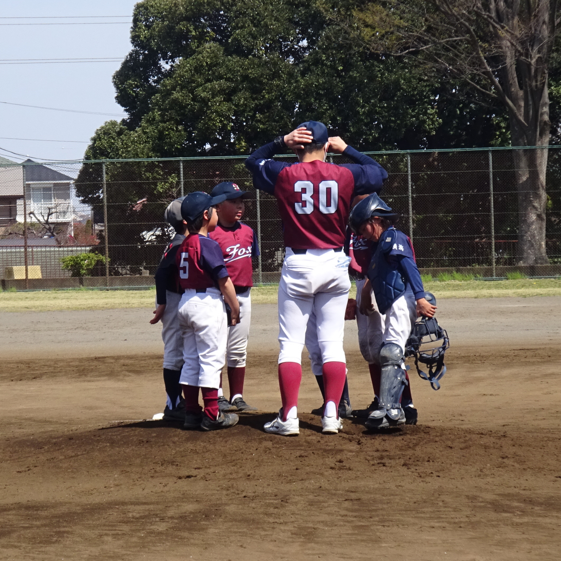 菅南フォックス マウンドに集まる内野陣